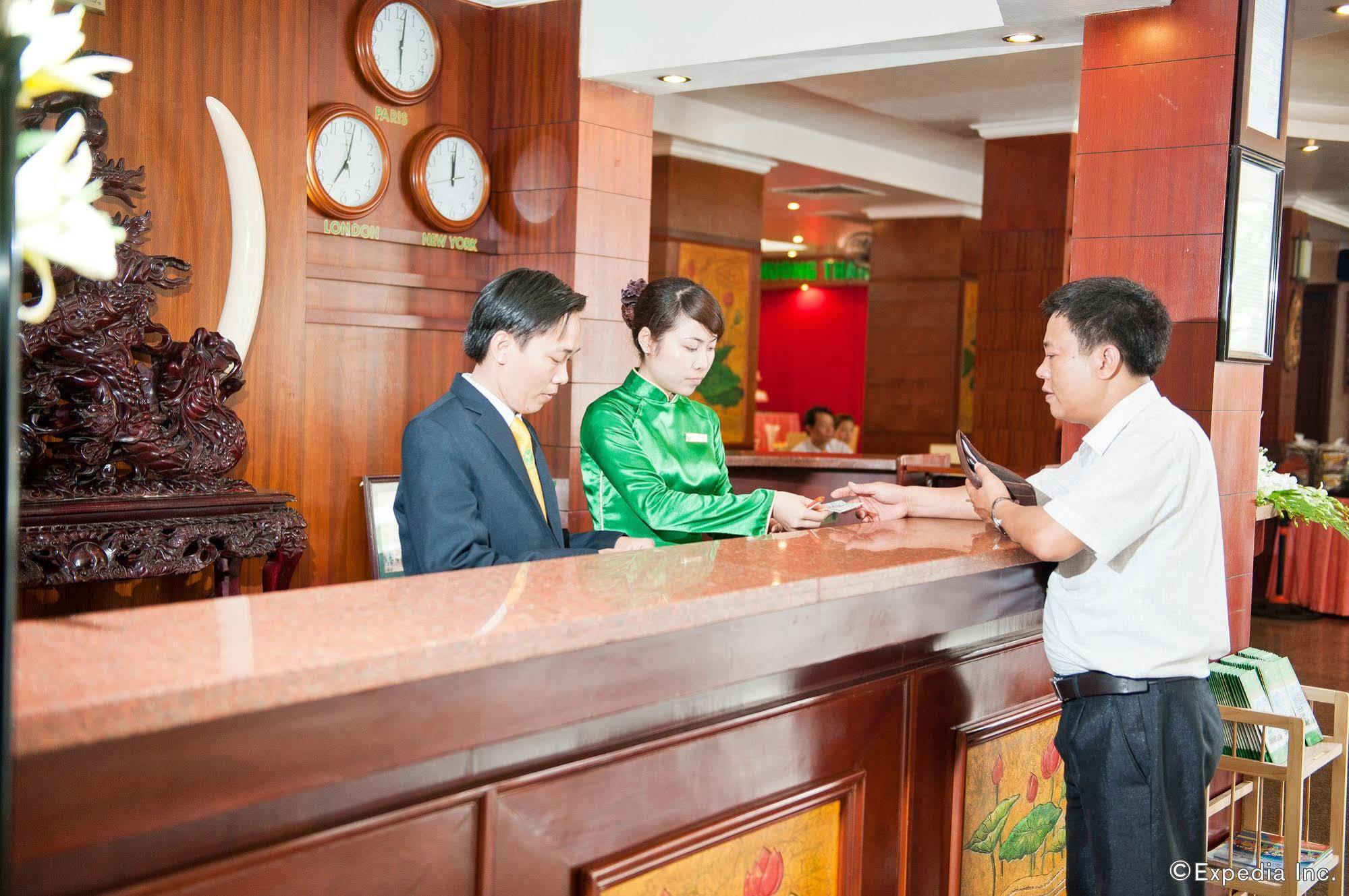 Muong Thanh Vinh Hotel Extérieur photo
